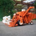 Allis-Chalmers Gleaner  Built by John Leathers (Chestnut Miniatures)