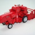 Massey Ferguson 830   Universal Hobbies